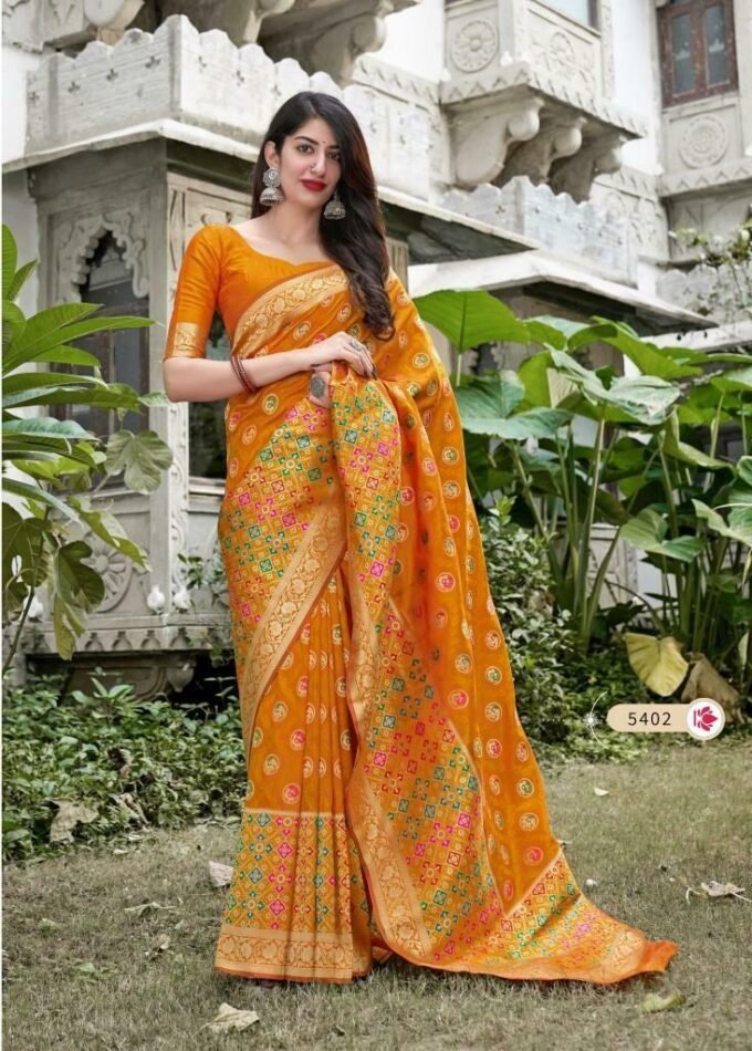 Buy CHARUKRITI Honey Yellow Cotton Blend Handwoven Floral Pallu Saree with  Unstitched Blouse online