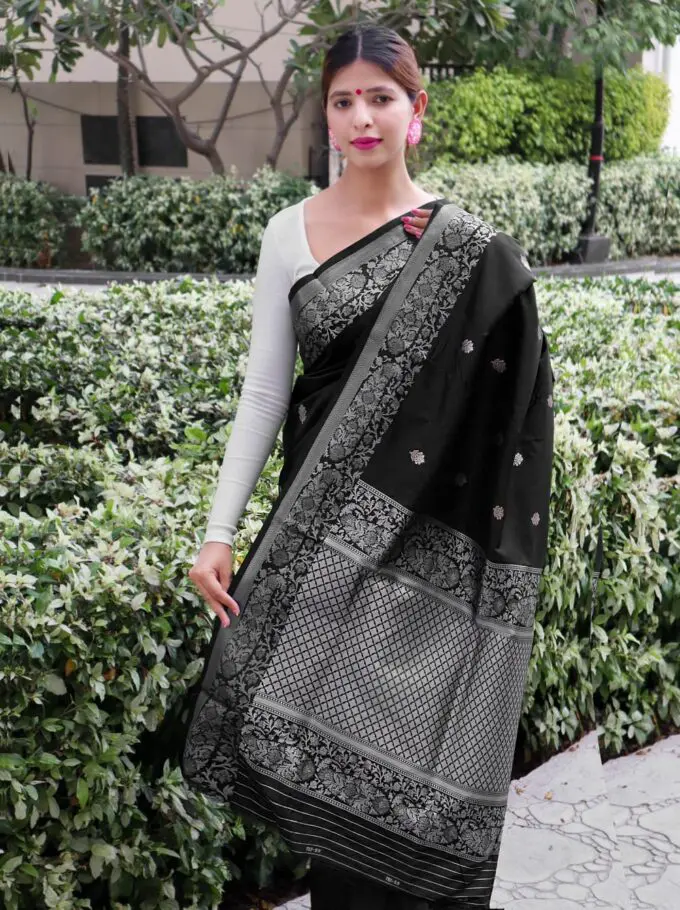 black soft silk saree rawaazfashion