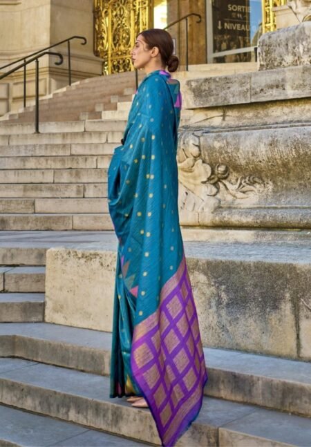 Mesmerizing Blue Weave Saree with Violet Contrast Pallu & Blouse